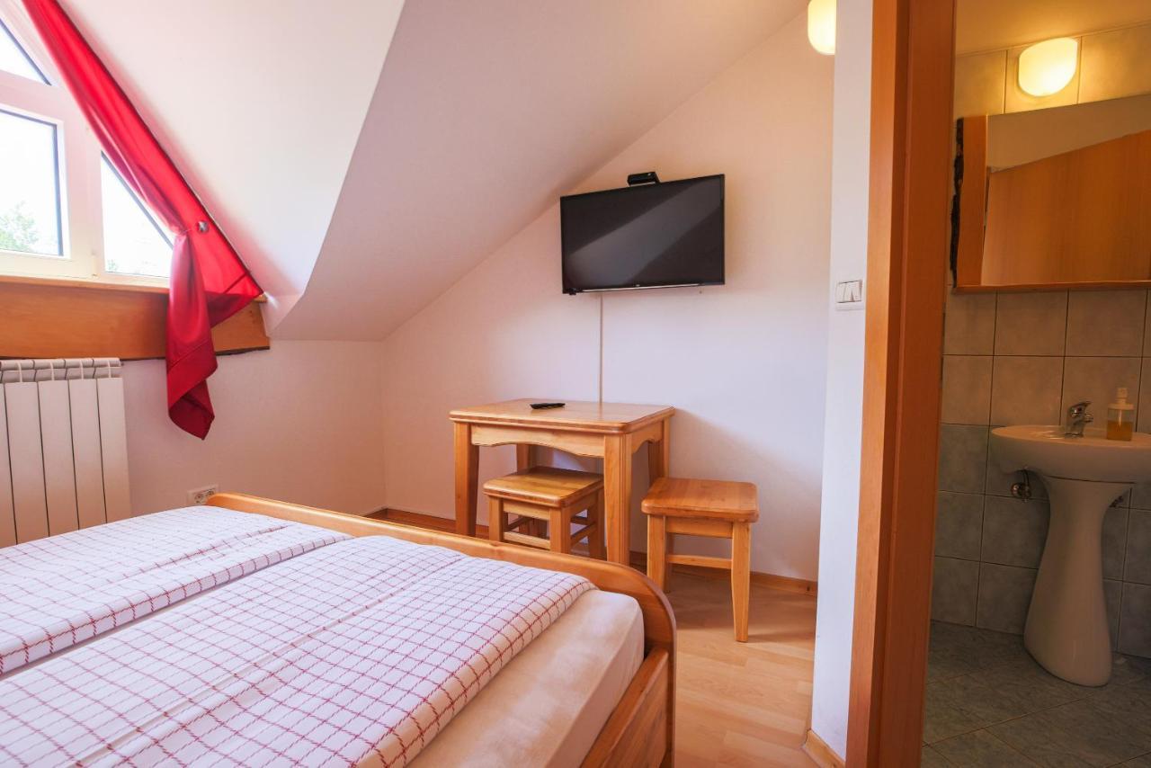 Вилла Domacija Malnarjevi Villa Slavina Экстерьер фото