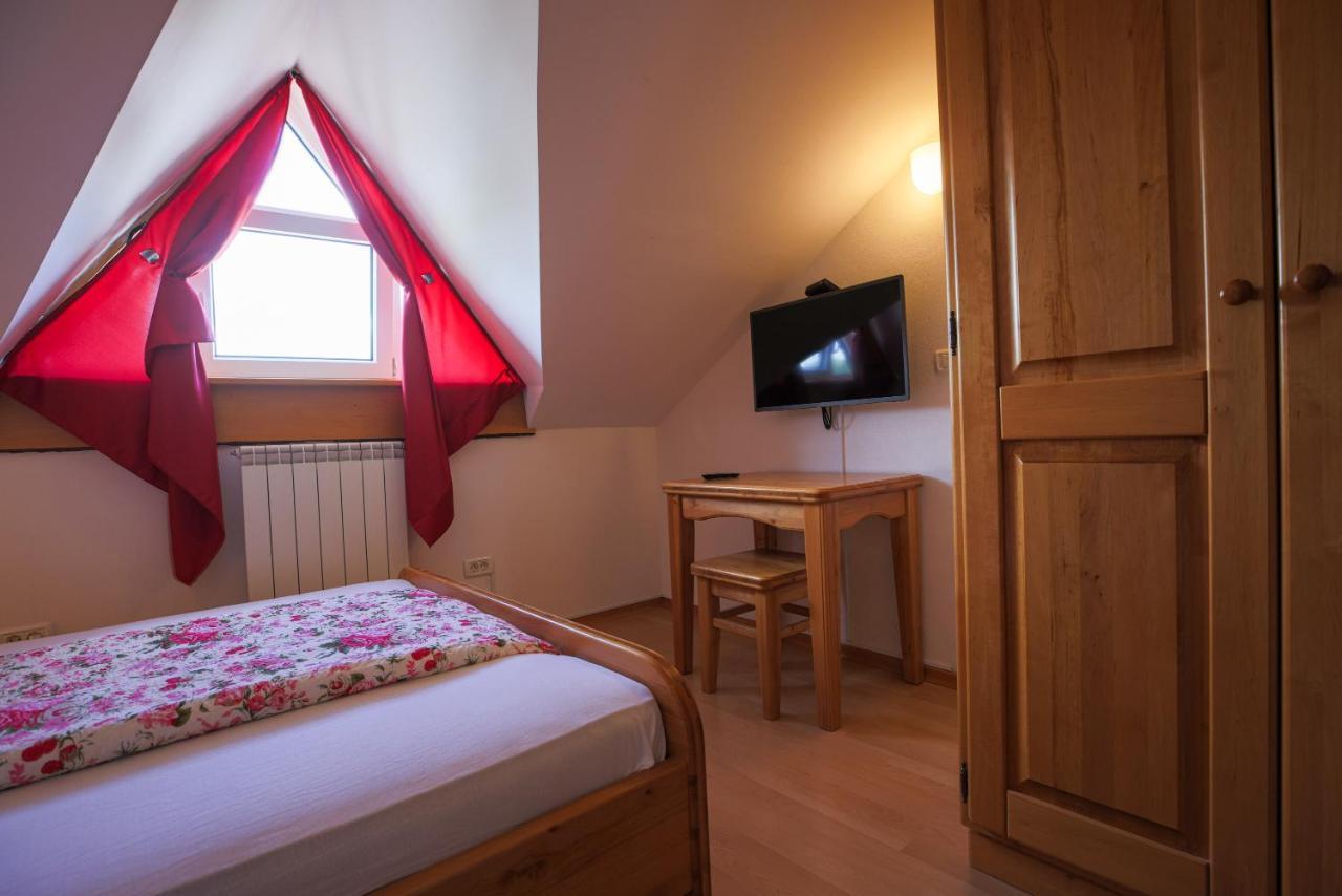 Вилла Domacija Malnarjevi Villa Slavina Экстерьер фото