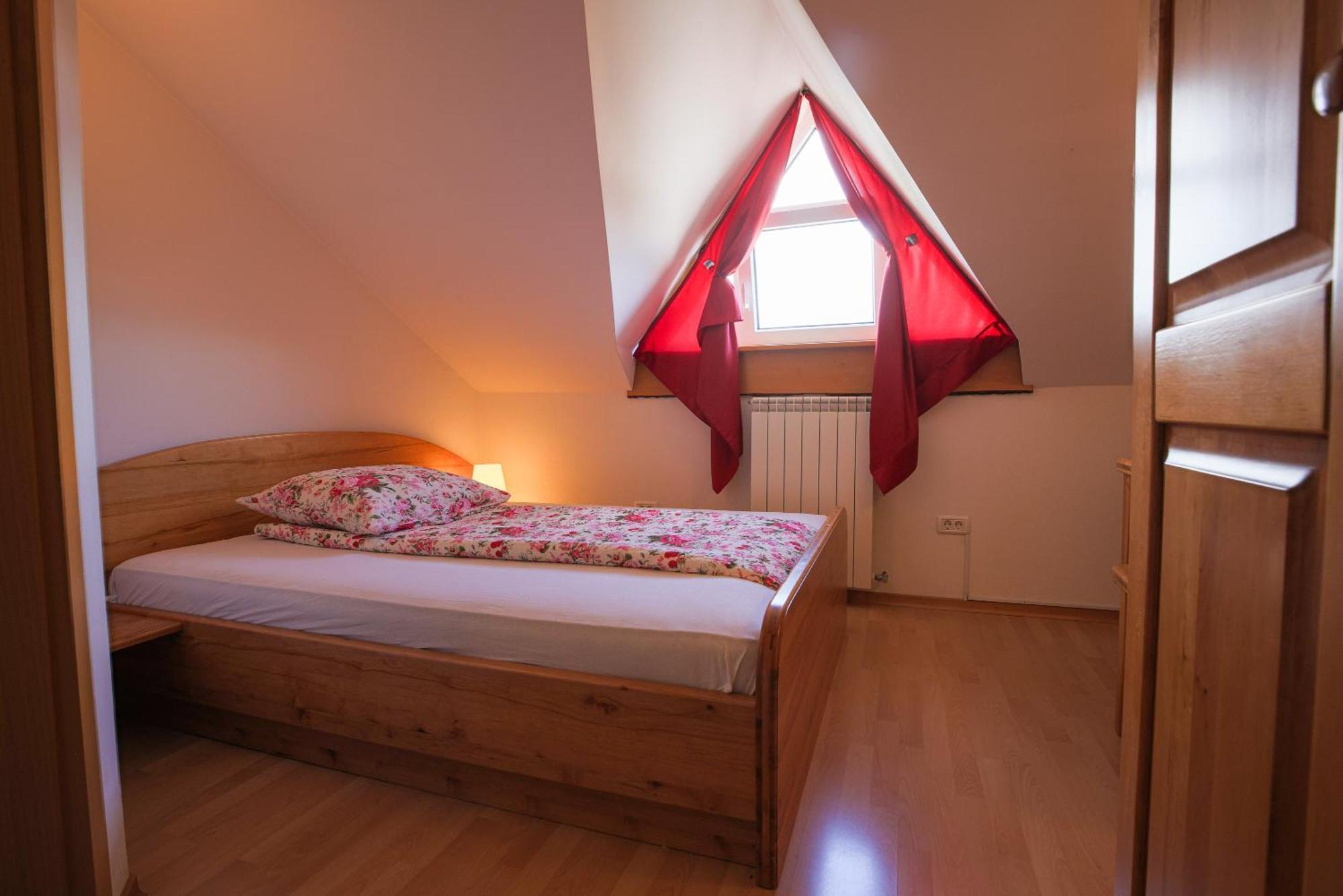 Вилла Domacija Malnarjevi Villa Slavina Экстерьер фото