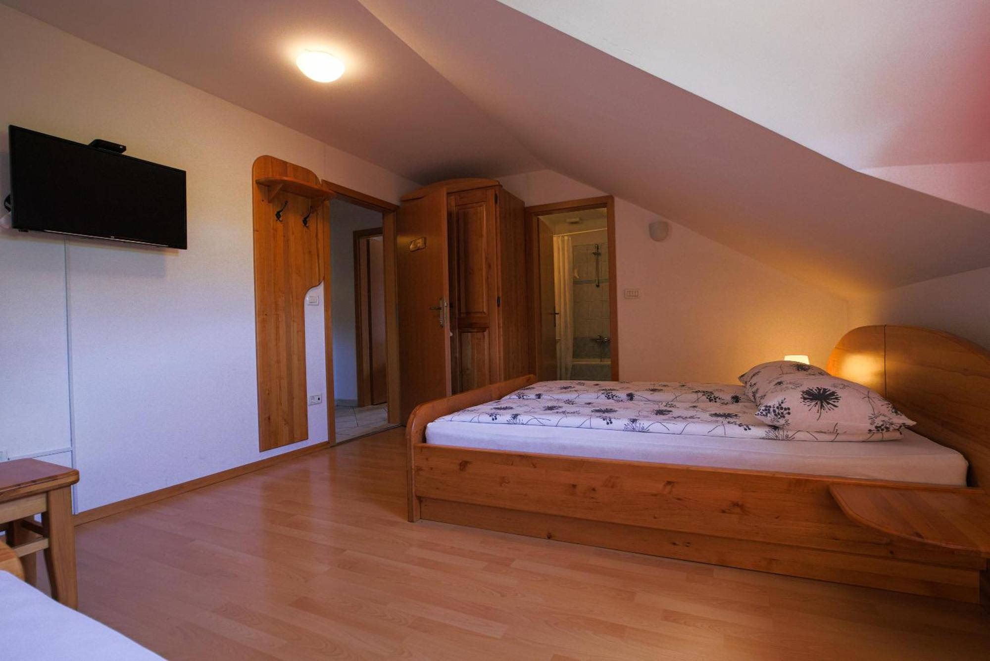 Вилла Domacija Malnarjevi Villa Slavina Экстерьер фото