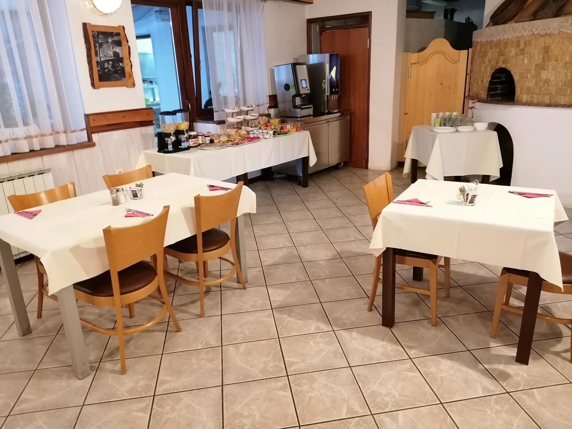 Вилла Domacija Malnarjevi Villa Slavina Экстерьер фото